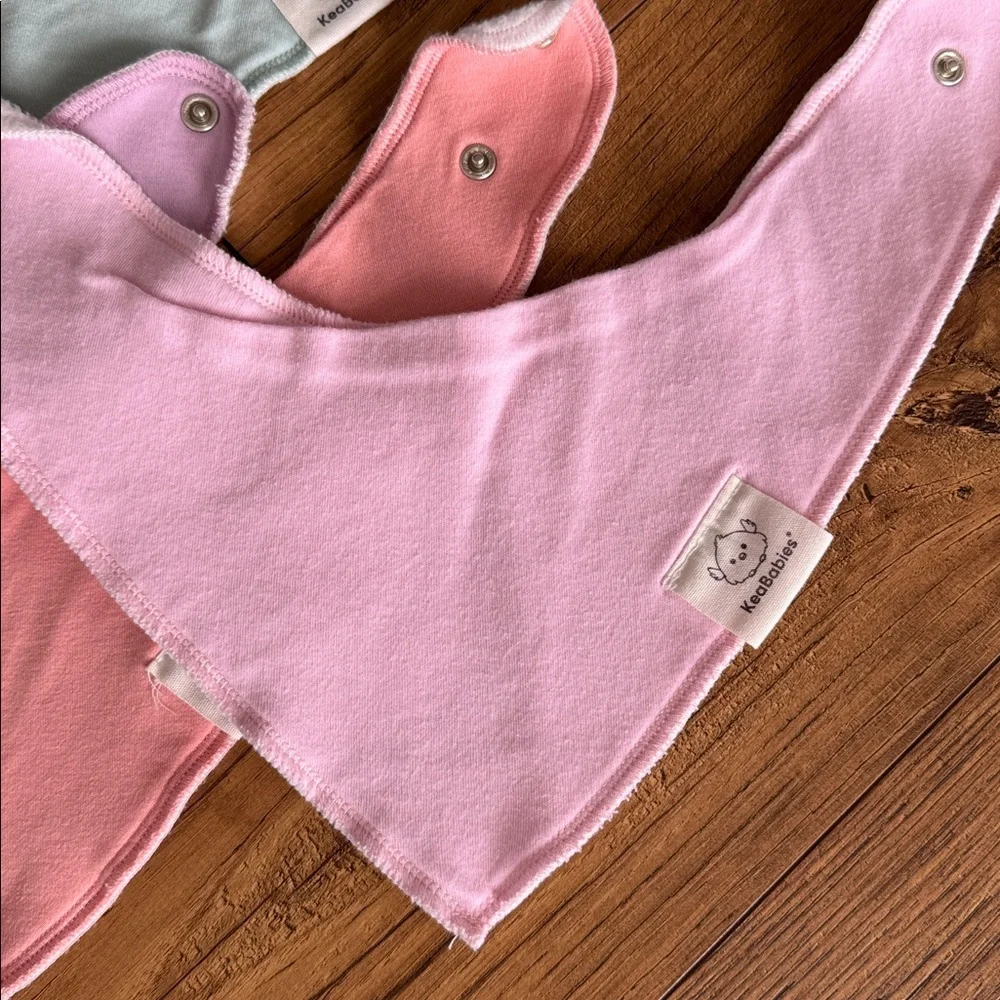 Like new KeaBabies baby / toddler bibs, bundle of 8